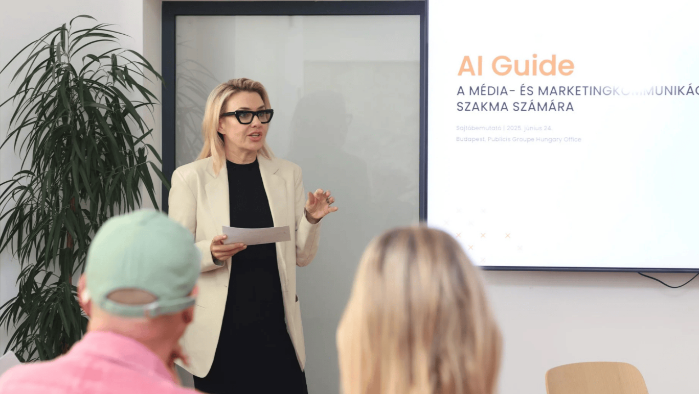  Itt az ingyenes magyar AI-kézikönyv: 12 szakmai szervezet fogott össze, hogy rendet tegyen a káoszban.